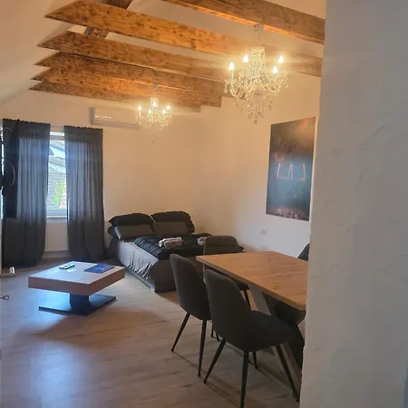 Apartmaji Picasso Design *